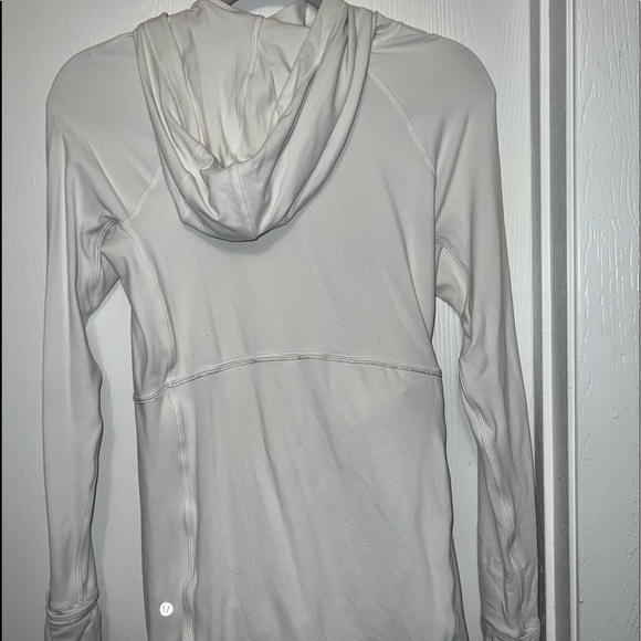 Lululemon Long sleeve Top in White - Picture 2 of 2